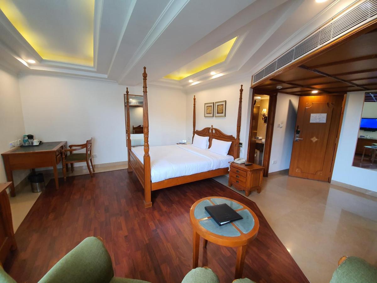 Shravanthi Sarovar Portico Hotel Bangalore Ngoại thất bức ảnh